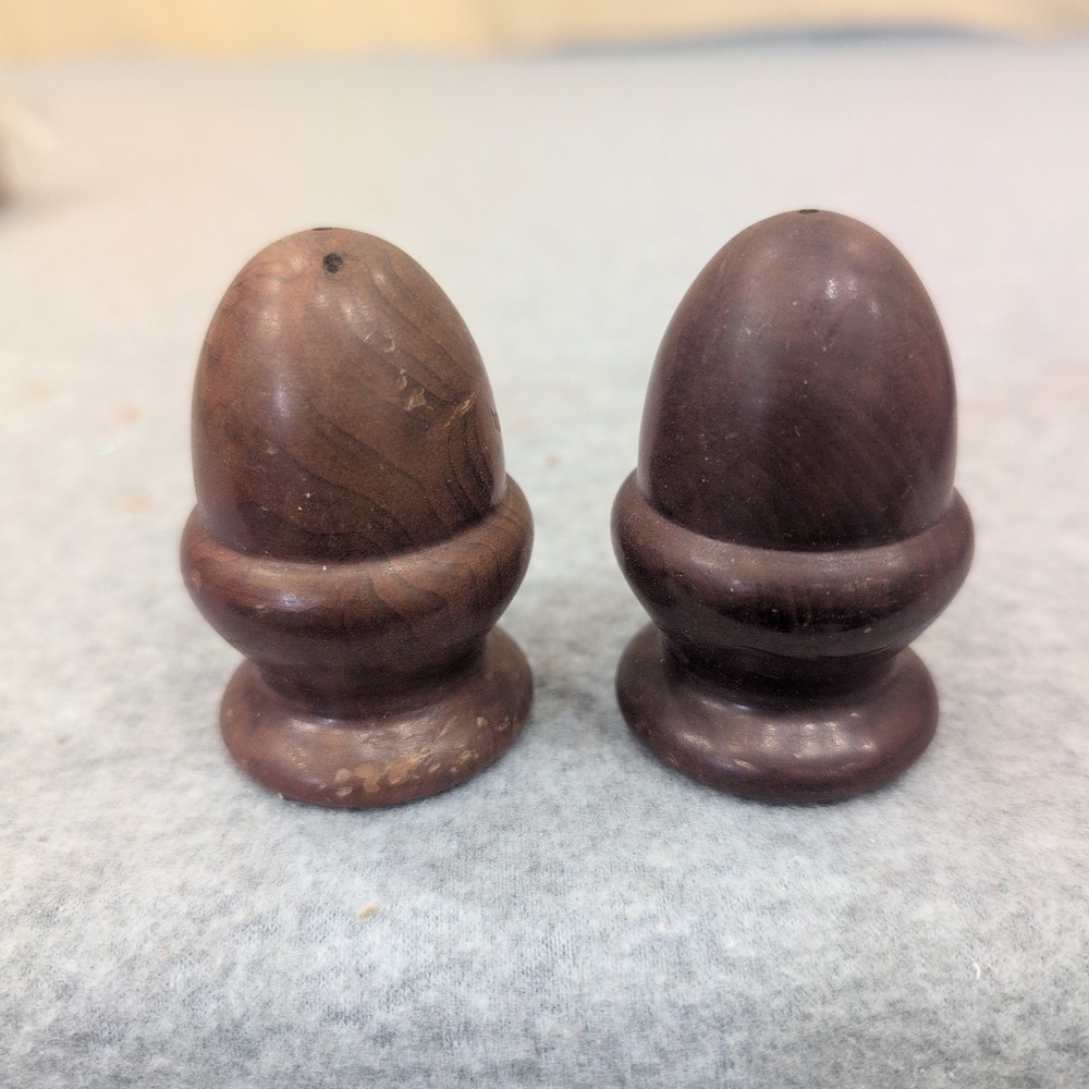Vintage California Redwood Acorn Salt and Pepper Shakers Set Dark Wood USA - Picture 3 of 5
